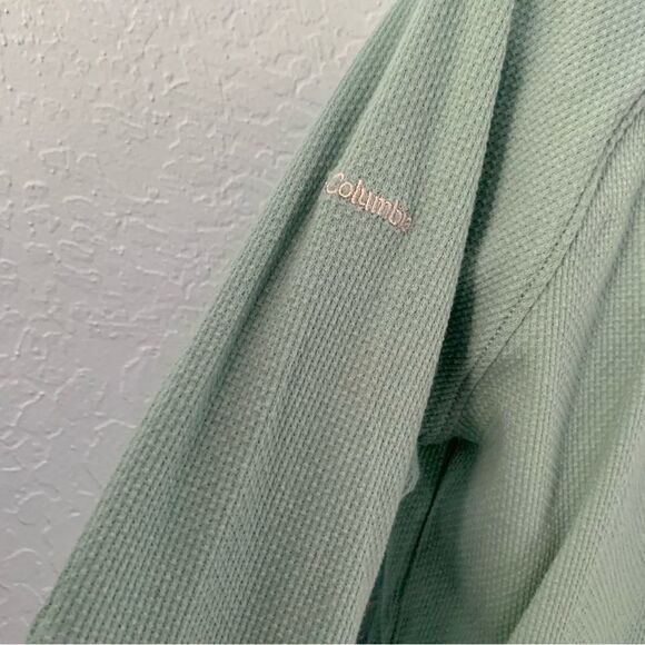 Columbia Sage Green Thermal Long Sleeve Top Size Medium - Picture 7 of 9